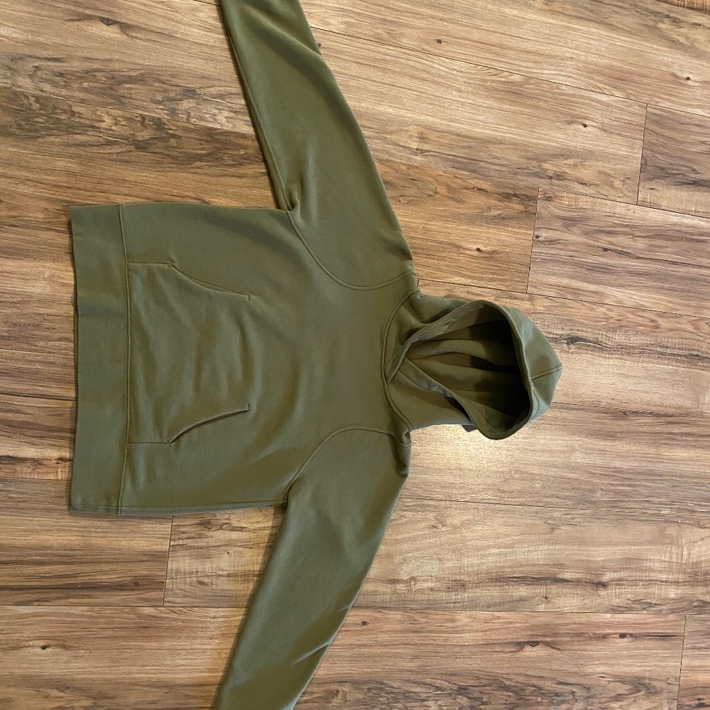 Lululemon sweatshirt